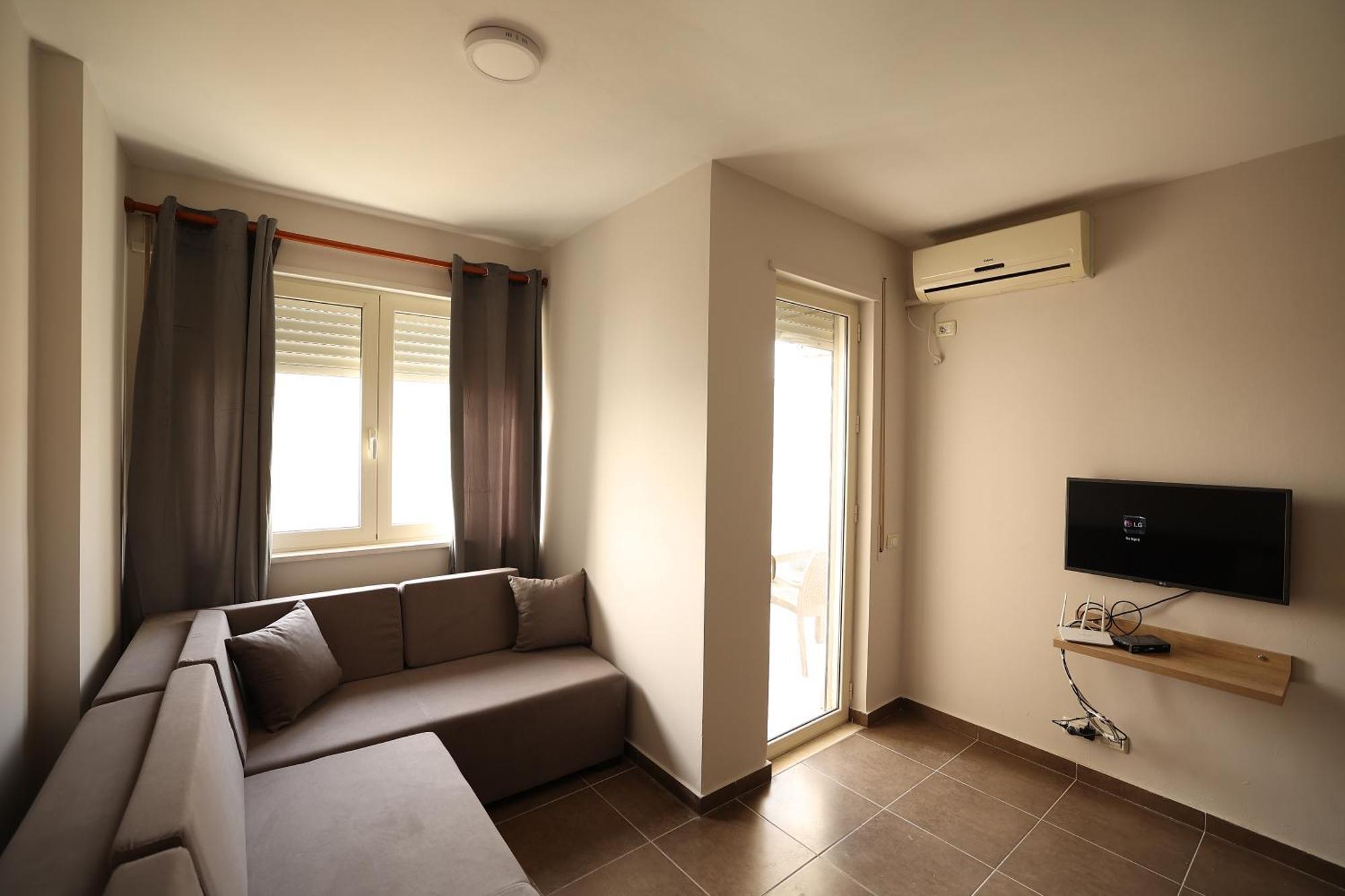Dyrrah Seaside Apartments Durres Bagian luar foto