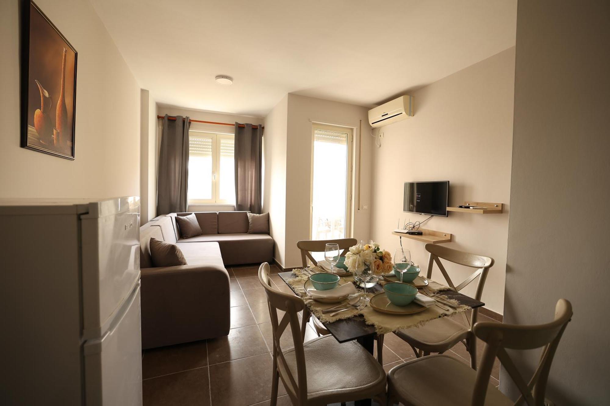 Dyrrah Seaside Apartments Durres Bagian luar foto