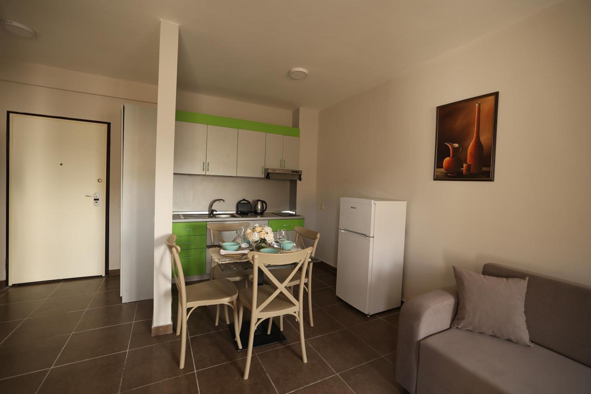 Dyrrah Seaside Apartments Durres Bagian luar foto