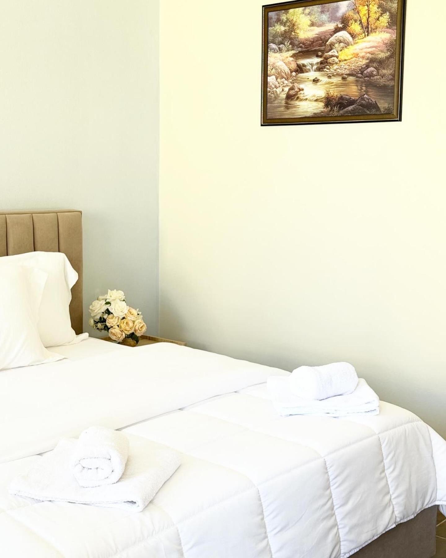 Dyrrah Seaside Apartments Durres Bagian luar foto